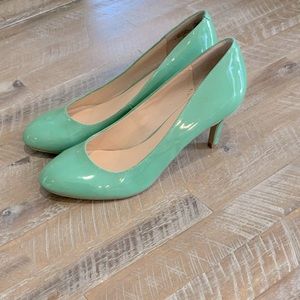 Nine West green patent leather shoes size 8